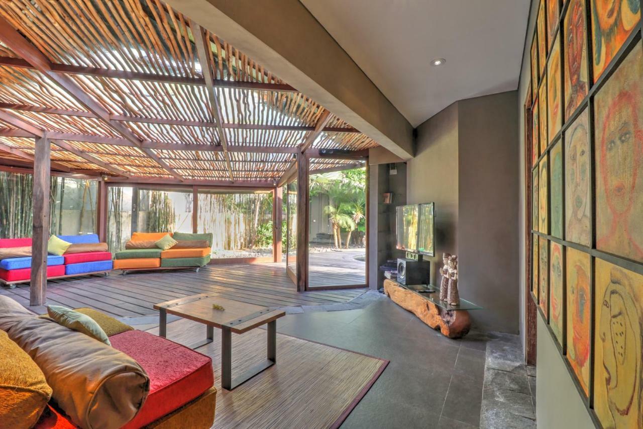 Villa Sham Seminyak Esterno foto